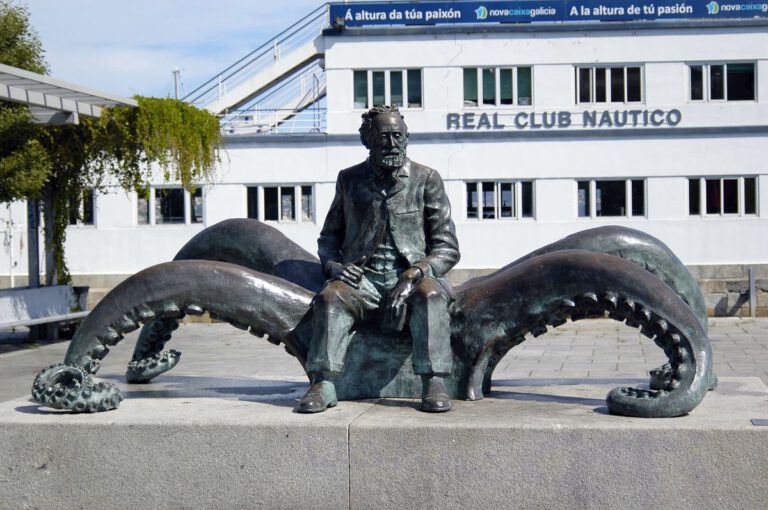 monumento julio verne 768x510